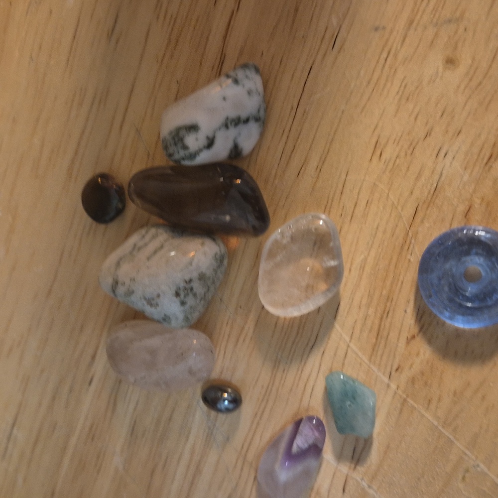 Lot Of Rocks - Picture 8 of 8